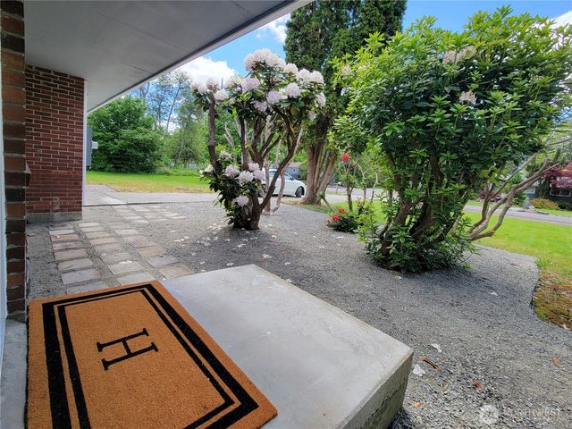 11801 28th Avenue E, Tacoma, WA 98445