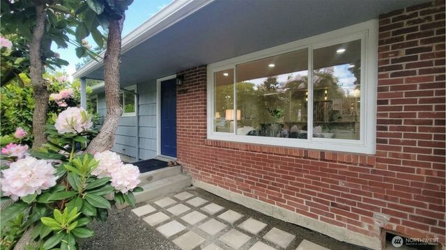 11801 28th Avenue E, Tacoma, WA 98445