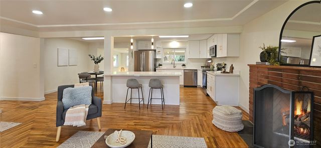 11801 28th Avenue E, Tacoma, WA 98445