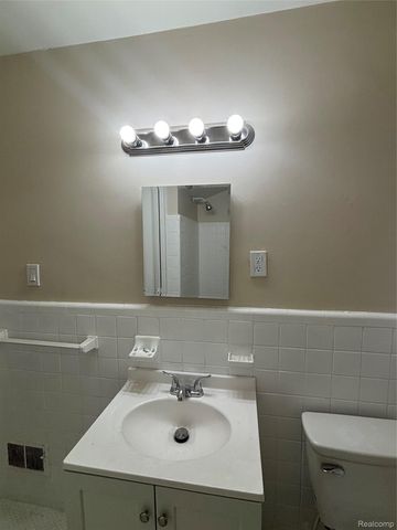 15909 Lauder Street, Detroit, MI 48227