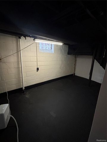 15909 Lauder Street, Detroit, MI 48227