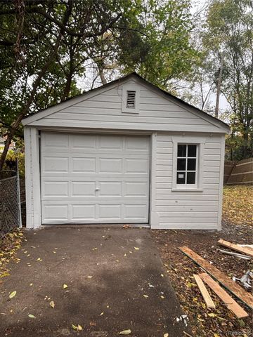 15909 Lauder Street, Detroit, MI 48227