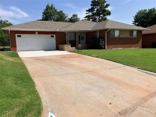 217 Byrd Drive, Midwest City, OK 73110