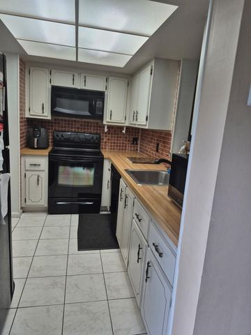 7321 NW 18th Street 105, Margate, FL 33063