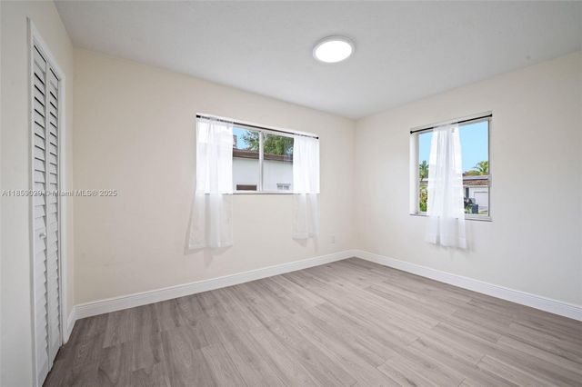 6221 NW 37th Ter, Virginia Gardens, FL 33166