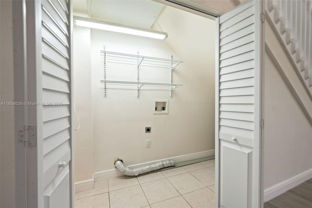 6221 NW 37th Ter, Virginia Gardens, FL 33166