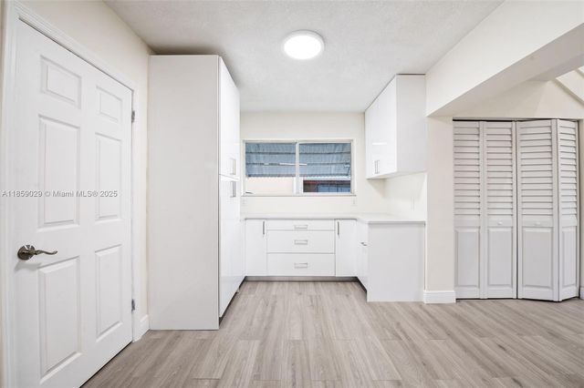 6221 NW 37th Ter, Virginia Gardens, FL 33166
