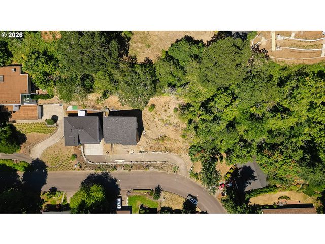 3828 EDGEWOOD Dr, Vancouver, WA 98661
