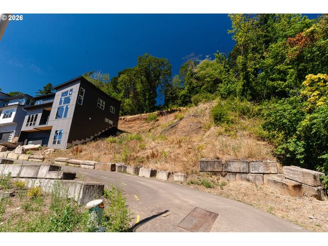 3828 EDGEWOOD Dr, Vancouver, WA 98661