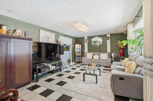 240 North Brownell Road, Williston, VT 05495