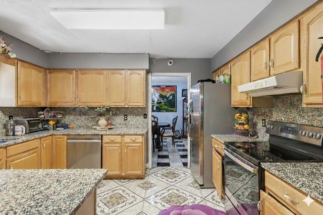 240 North Brownell Road, Williston, VT 05495