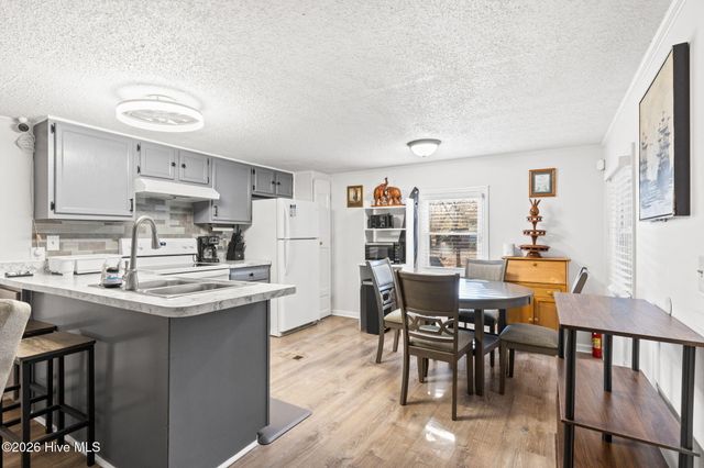 182 Lake Drive SW, Supply, NC 28462