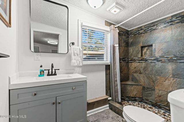 182 Lake Drive SW, Supply, NC 28462