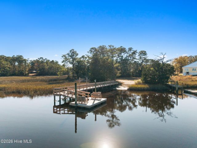 182 Lake Drive SW, Supply, NC 28462