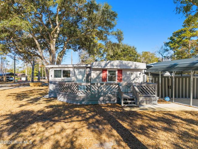 182 Lake Drive SW, Supply, NC 28462