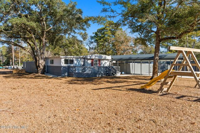 182 Lake Drive SW, Supply, NC 28462