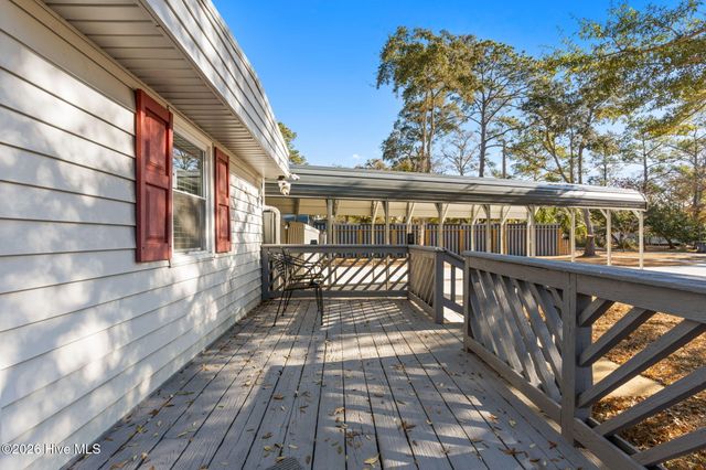 182 Lake Drive SW, Supply, NC 28462