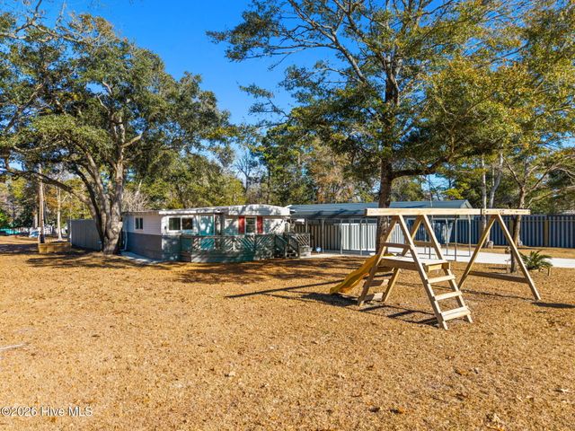 182 Lake Drive SW, Supply, NC 28462