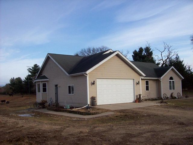 N6702 12th Road, Montello, WI 53949