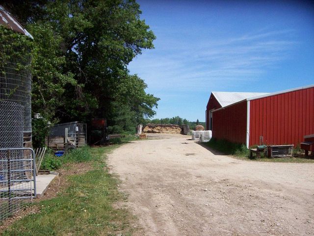 N6702 12th Road, Montello, WI 53949