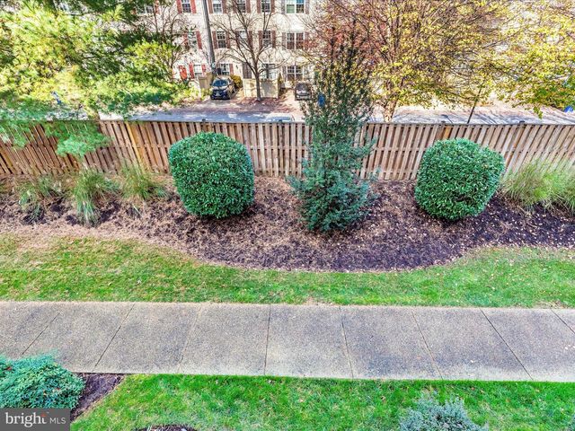 120 BURGESS HILL WAY #207, Frederick, MD 21702