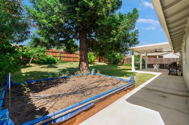 3558 Scorpio Dr, Sacramento, CA 95827