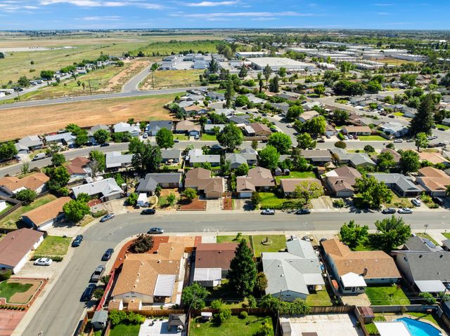 3558 Scorpio Dr, Sacramento, CA 95827
