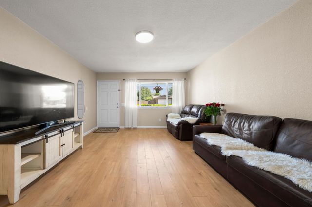 3558 Scorpio Dr, Sacramento, CA 95827