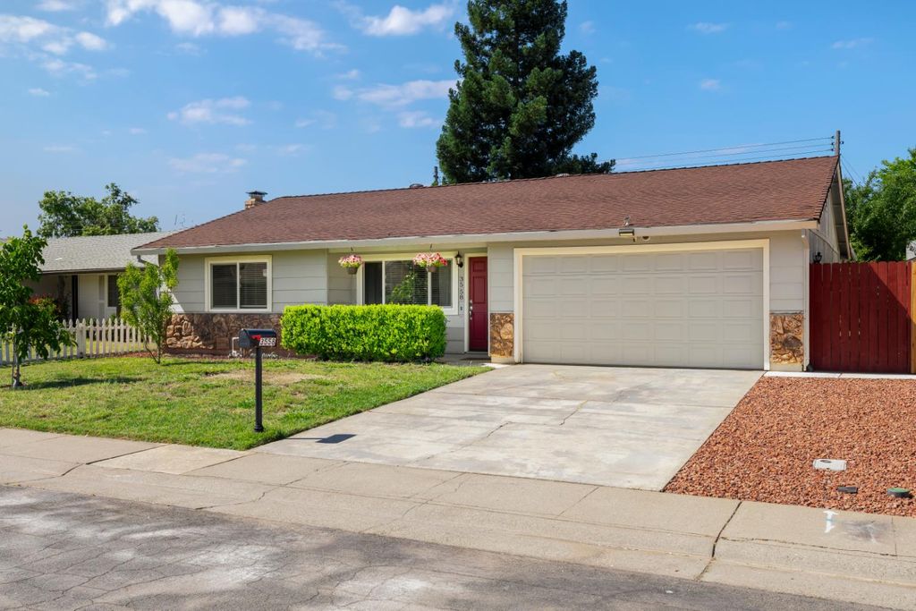 3558 Scorpio Dr, Sacramento, CA 95827