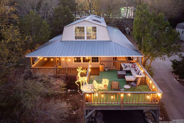 411 Lake Park, Canyon Lake, TX 78133