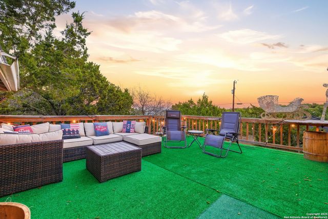 411 Lake Park, Canyon Lake, TX 78133