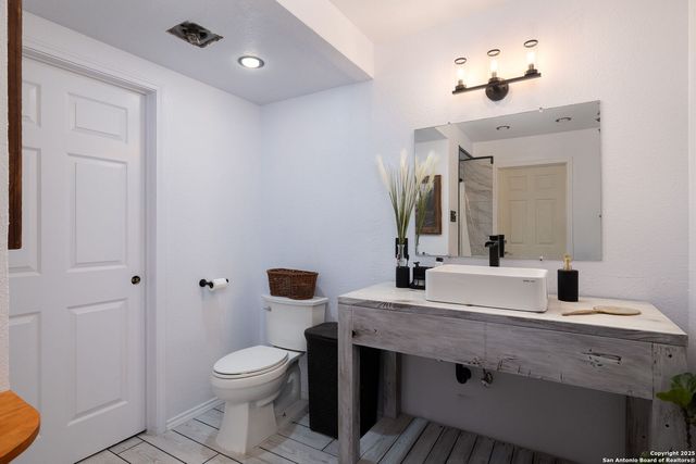 411 Lake Park, Canyon Lake, TX 78133