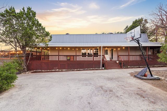 411 Lake Park, Canyon Lake, TX 78133