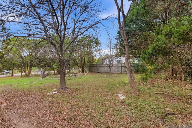 411 Lake Park, Canyon Lake, TX 78133