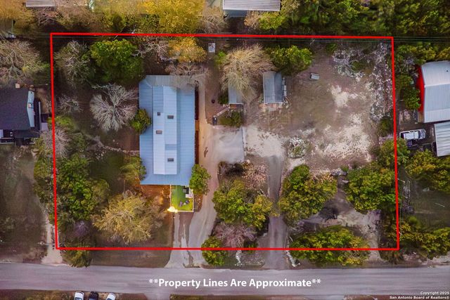 411 Lake Park, Canyon Lake, TX 78133