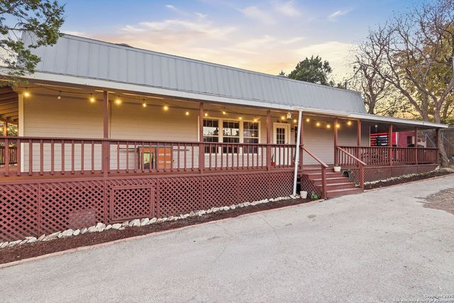 411 Lake Park, Canyon Lake, TX 78133