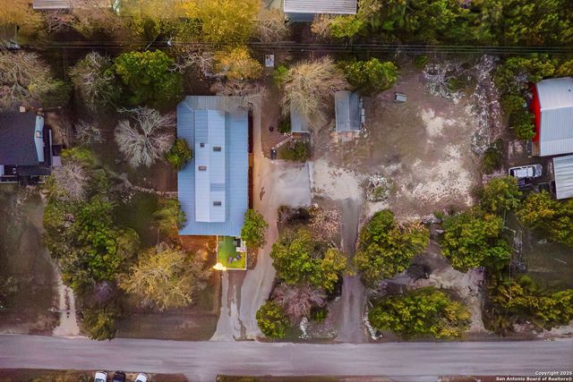 411 Lake Park, Canyon Lake, TX 78133