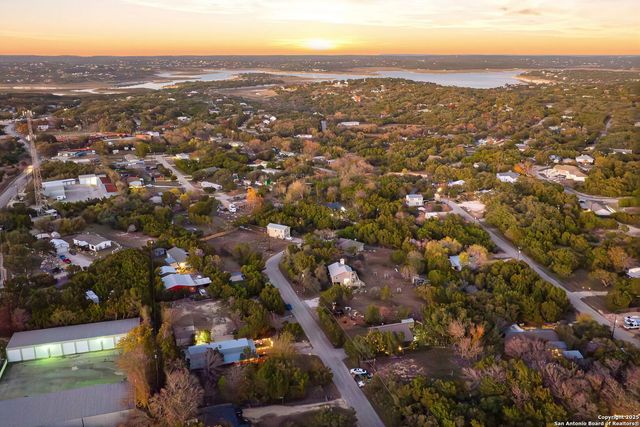 411 Lake Park, Canyon Lake, TX 78133