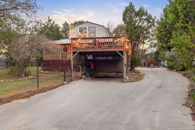 411 Lake Park, Canyon Lake, TX 78133