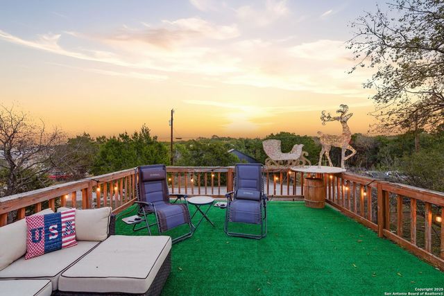 411 Lake Park, Canyon Lake, TX 78133