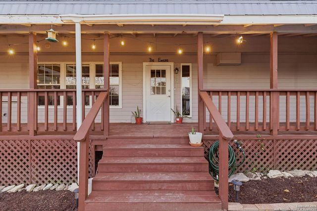 411 Lake Park, Canyon Lake, TX 78133