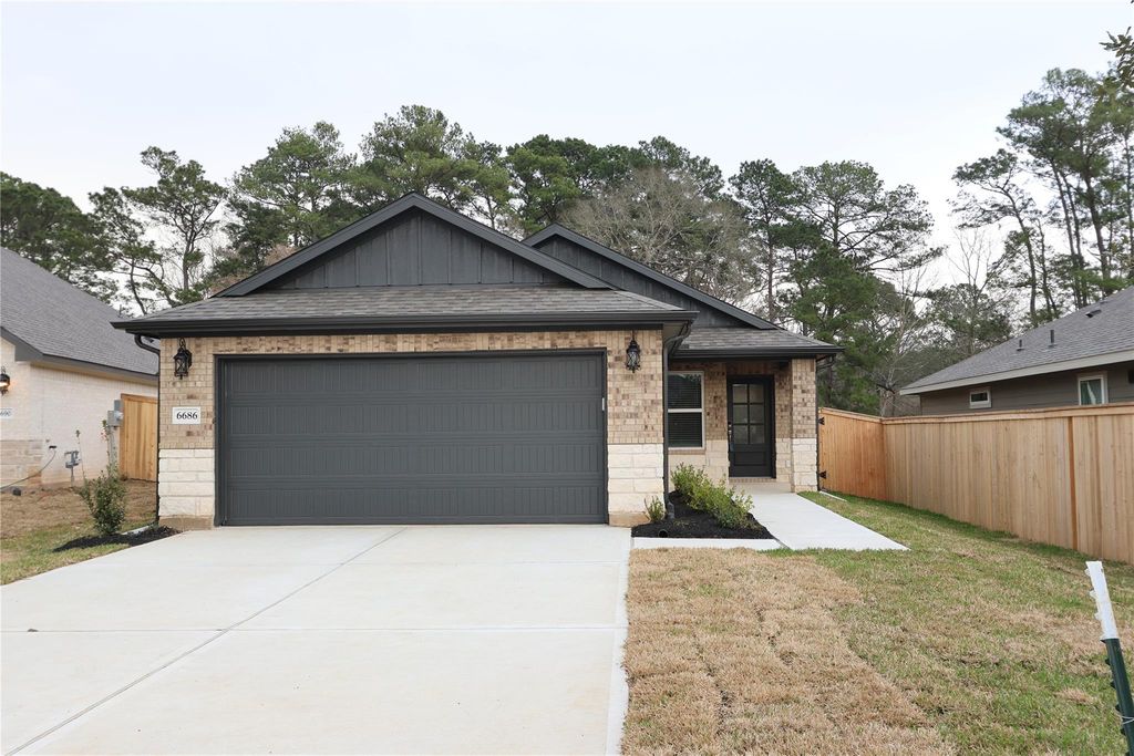 6686 Lahna Oak Drive, Conroe, TX 77304