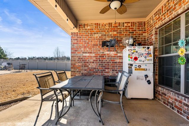 4 Friendly Cove, Greenbrier, AR 72058