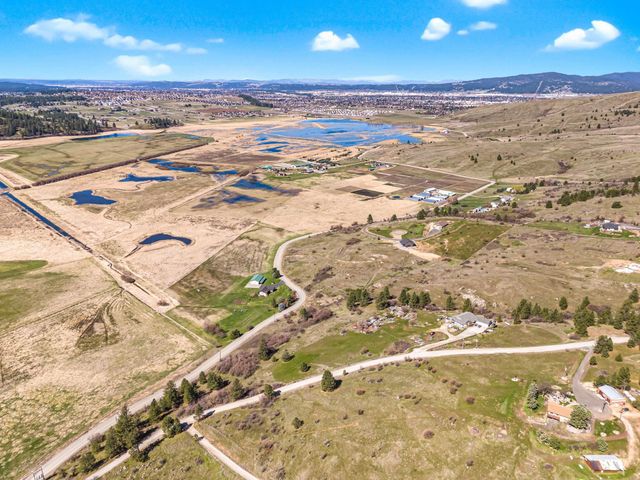 3811 S Henry Rd, Greenacres, WA 99016