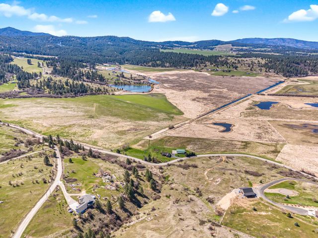 3811 S Henry Rd, Greenacres, WA 99016