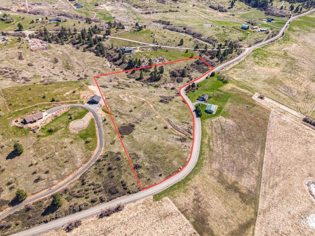 3811 S Henry Rd, Greenacres, WA 99016