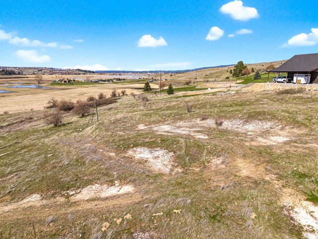 3811 S Henry Rd, Greenacres, WA 99016