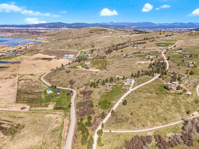 3811 S Henry Rd, Greenacres, WA 99016