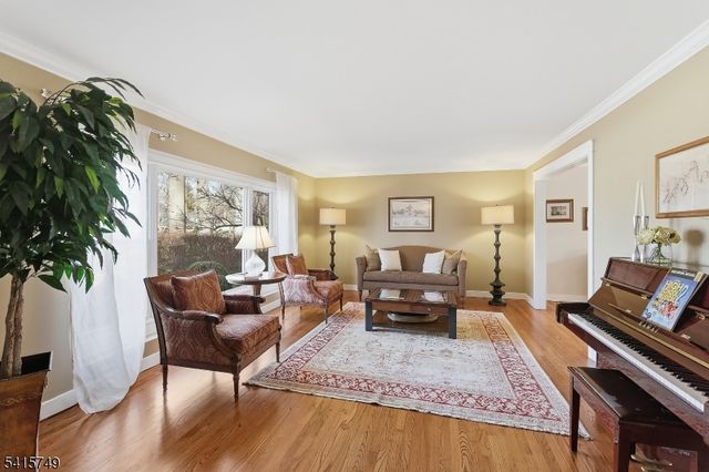 52 Coolidge Dr, Berkeley Heights Twp., NJ 07922