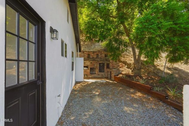 1114 Oban Drive, Los Angeles, CA 90065